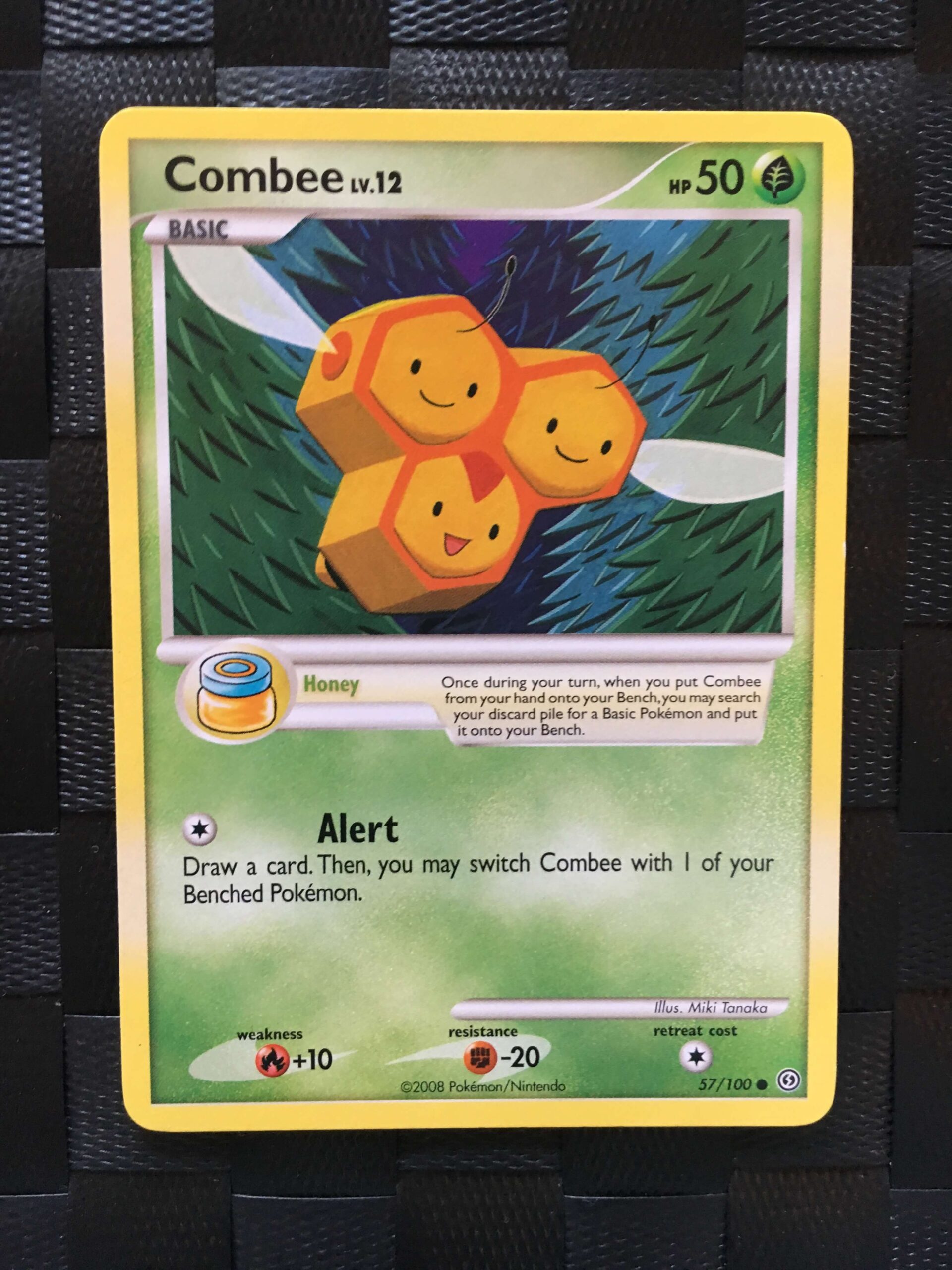 Combee Common Diamond & Pearl: Stormfront Combee Common Diamond & Pearl: Stormfront