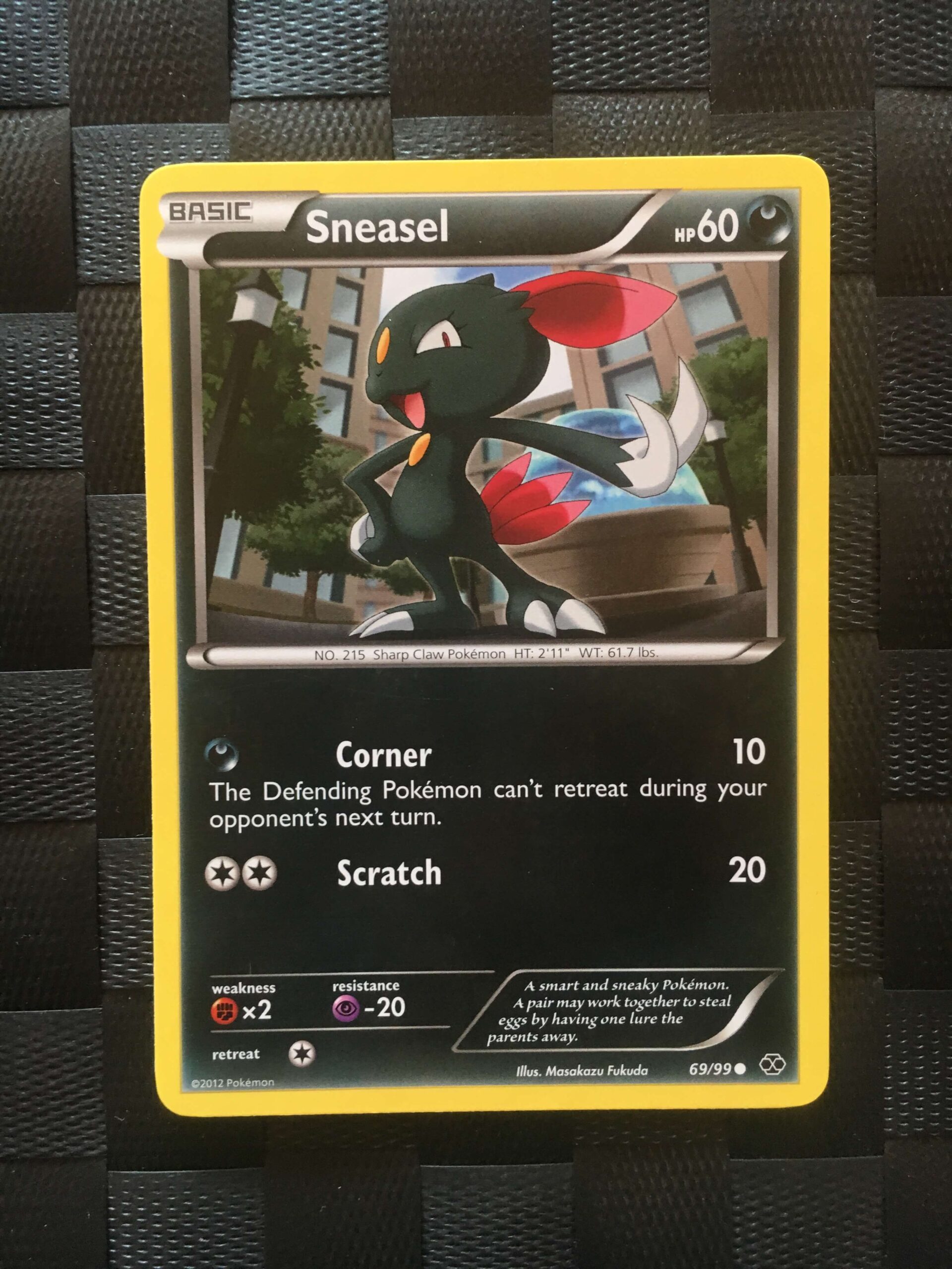 Sneasel Common Black & White: Next Destinies Sneasel Common Black & White: Next Destinies